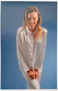 Pigiama Donna Raso Fantasia Edelweiss 990 FINE SERIE OUTLET -Sconto Intimo Outlet in Italia thumbnail photo 2020 10 29 15 24 52